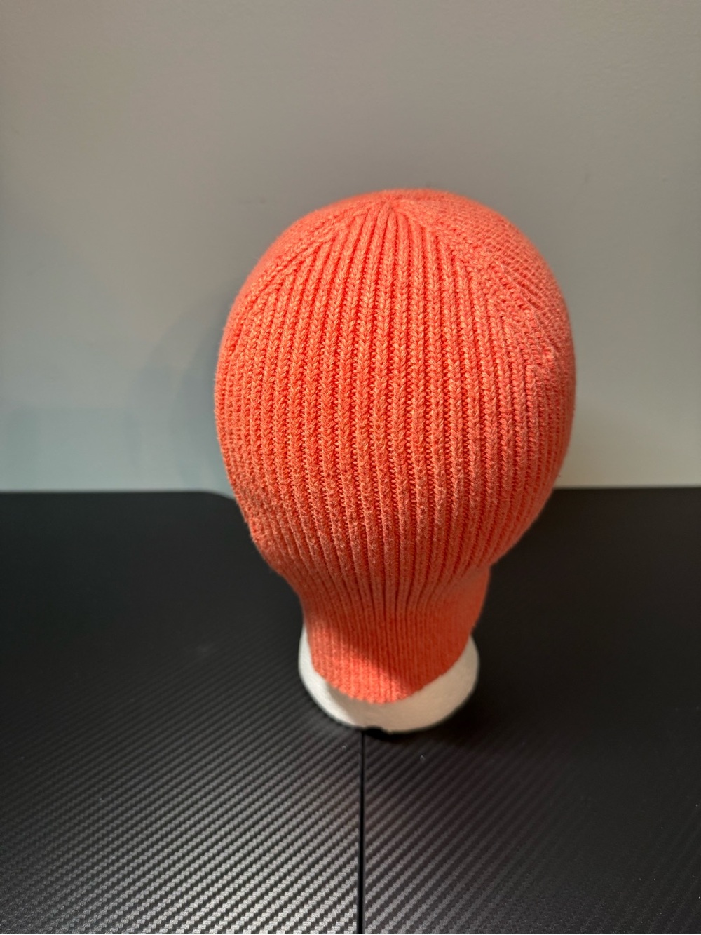 🧡 Lululemon Rad Hatter Toque Beanie Coral Orange Rib Knit Slouchy Hat 🧡 - Picture 6 of 9